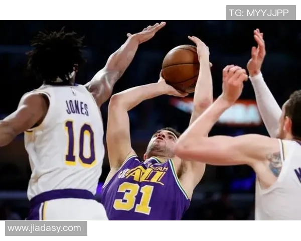 2010年NBA季后赛湖人与爵士的激烈对决回顾与精彩瞬间分析