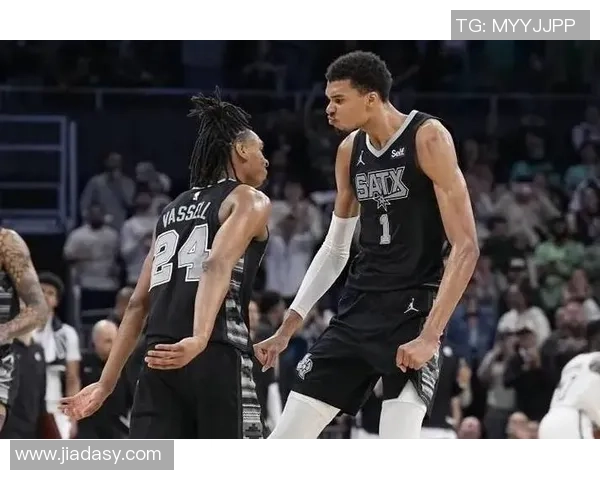 10月14日NBA鹈鹕对马刺精彩回放全程分析与赛后点评 10月14日NBA鹈鹕对马刺精彩回放全程分析与赛后点评