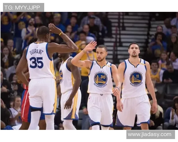 2016年NBA季后赛勇士与开拓者第二场激战回顾与精彩瞬间分析